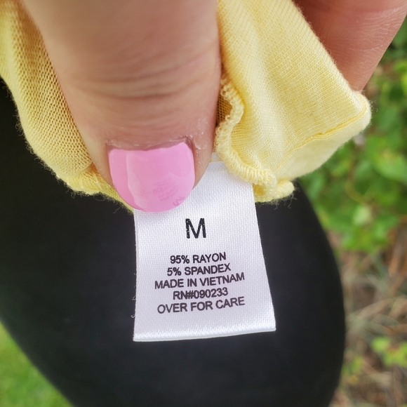 Pacsun Basics Lettuce Hem Crop Top Size Medium Pale Yellow EUC - Picture 12 of 14